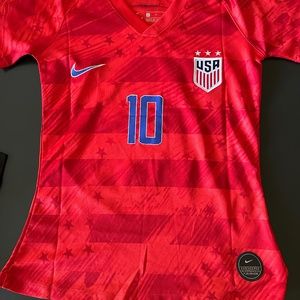 Small Nike USA Lloyd soccer jersey NWT